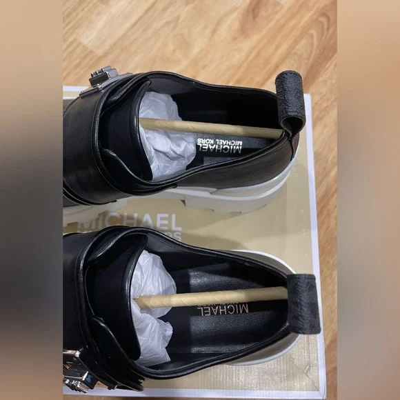 Michael Kors - Padma Leather Loafer - Size 7.5 - Picture 4 of 9